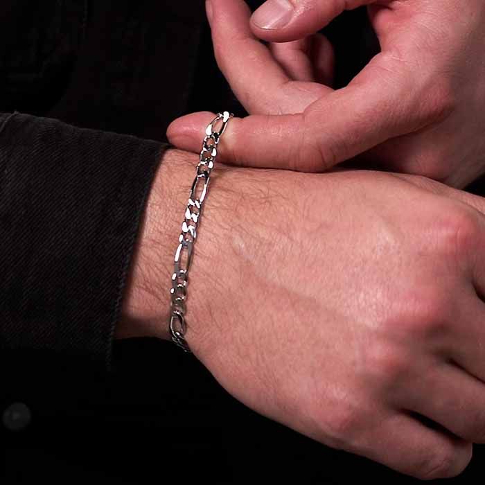 Sterling Silver 5.7mm Diamond Cut Figaro Link Bracelet